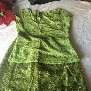 2 pieces green beaded skirt and sequins top size S